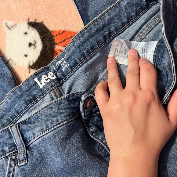 Lee capris - Picture 2 of 3